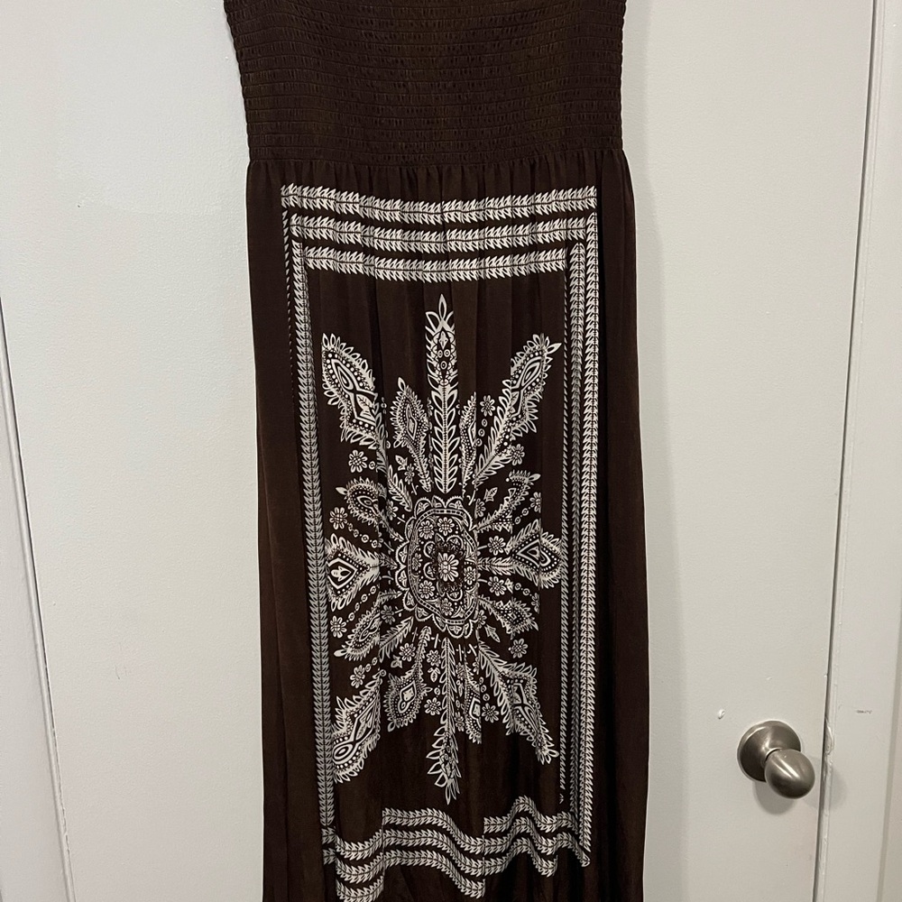 Brown Strapless Dress with White Embroidery